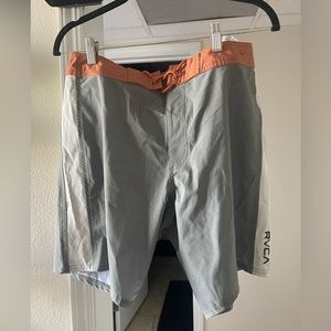 Rvca board shorts size 32
